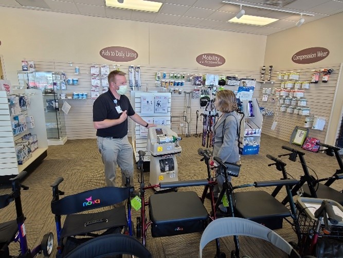 Rep. Miller-Meeks at Genesis Home Medical