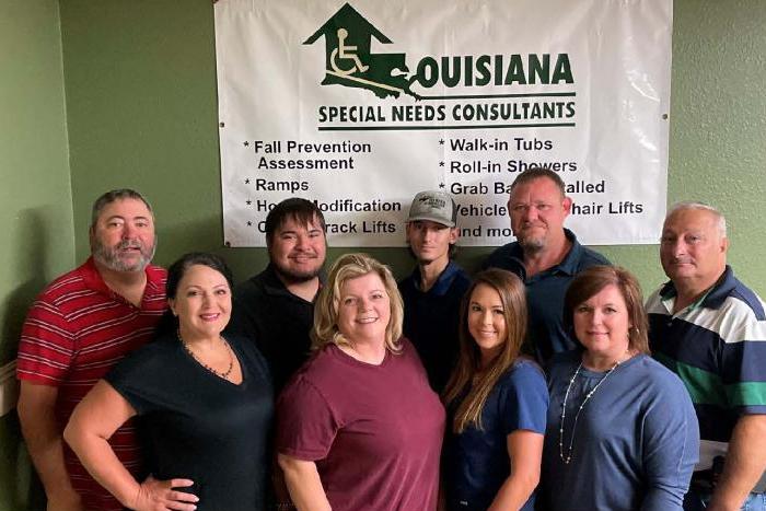 (Back row left to right: Mark O'Connor, Matt O'Connor, Tucker Royer, Clint Brasseaux, Kurt Darbonne; Front row left to right: Tonya Roberie, Tammy Robert, April Charles, Nicole Andrepont)